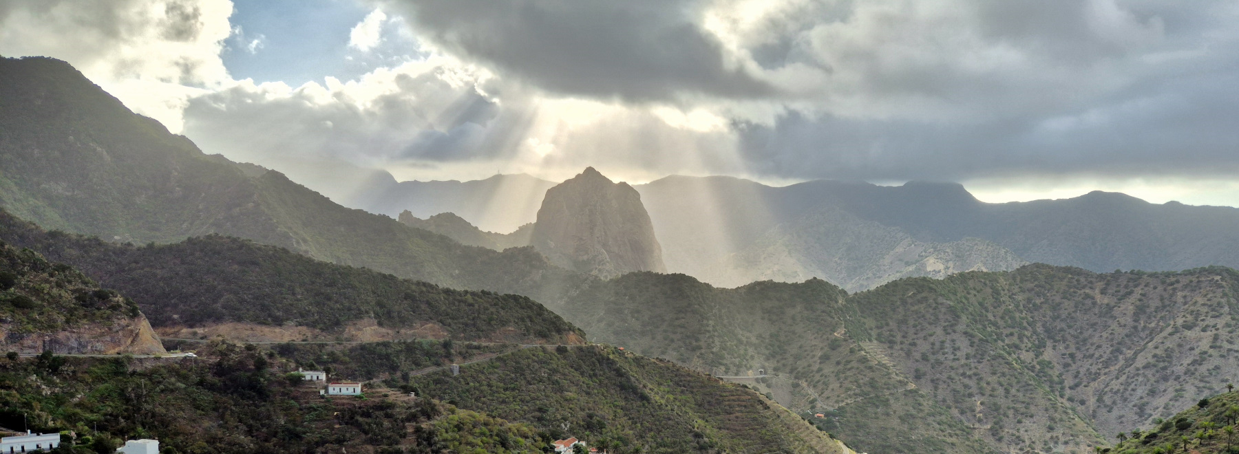 Espagne La Gomera côte Nord-Ouest. La Roque Cano. Espagne La Gomera côte Nord-Ouest