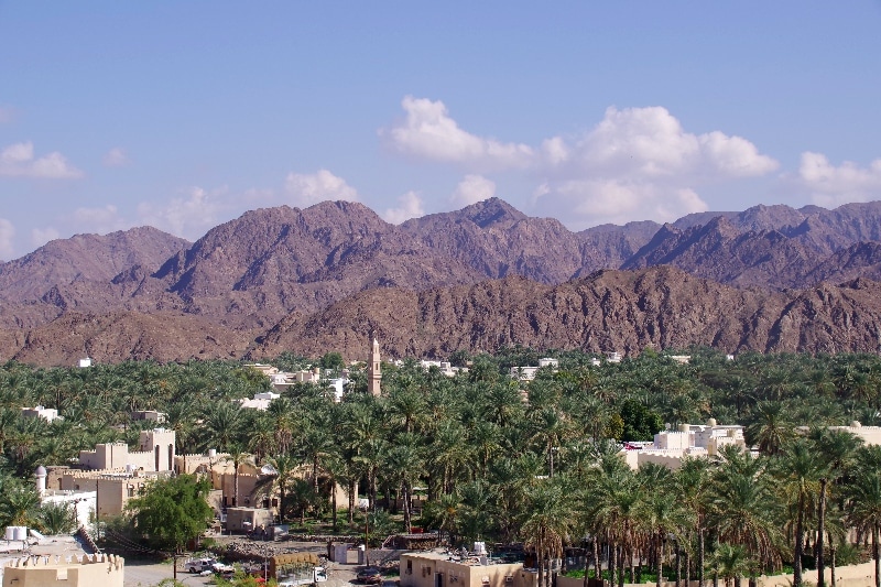 Du château de Rustaq, vue sur la ville l'entourant. Ce fut l'ancienne capitale d'Oman. Du château de Rustaq, vue sur la ville l'entourant. Ce fut l'ancienne capitale d'Oman.