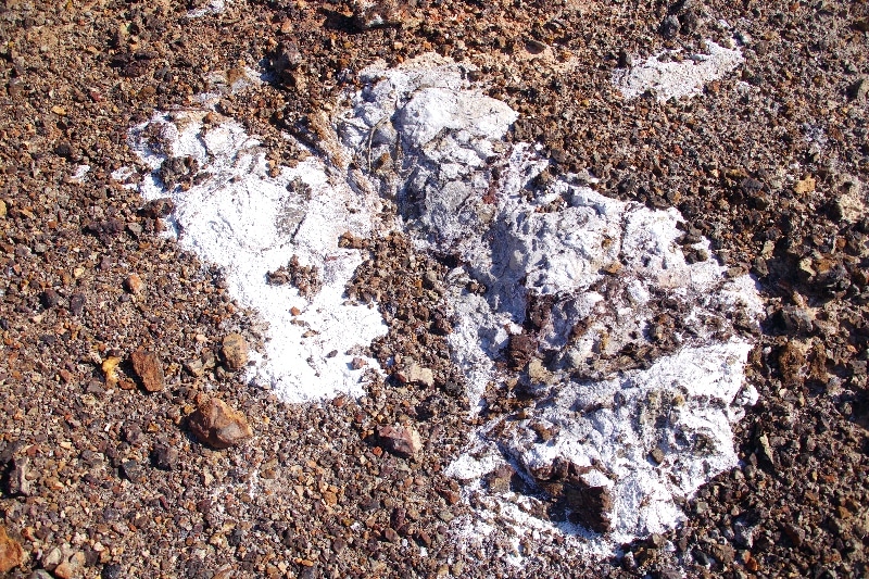 Minéraux de la colline de Zuha. Semblables à ceux retrouvés sur des zones volcaniques. Minéraux de la colline de Zuha. Semblables à ceux retrouvés sur des zones volcaniques.