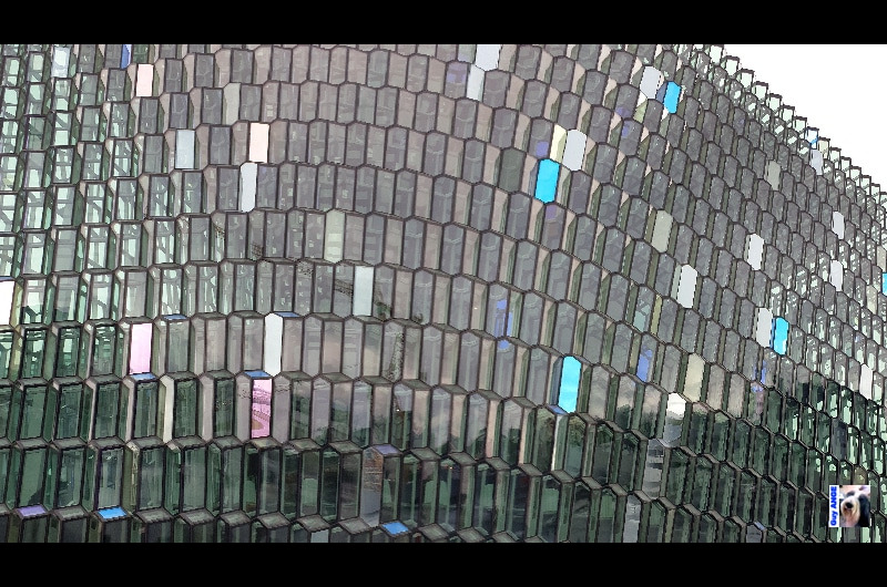 Harpa, centre culturel et de spectacles. Harpa, centre culturel et de spectacles.