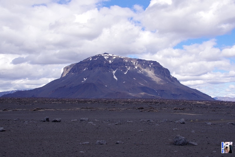 Volcan Herðubreið (Herdubreid). Volcan Herðubreið (Herdubreid).