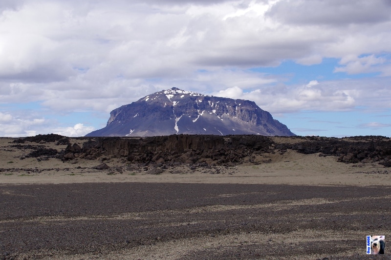 Volcan Herðubreið (Herdubreid). Volcan Herðubreið (Herdubreid).