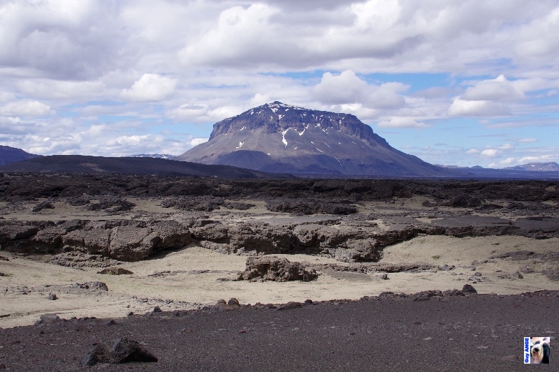 Volcan Herðubreið (Herdubreid). Volcan Herðubreið (Herdubreid).