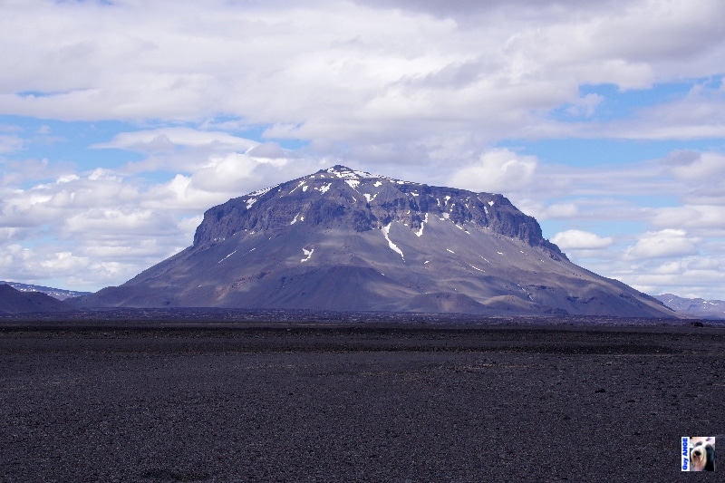 Volcan Herðubreið (Herdubreid). Volcan Herðubreið (Herdubreid).