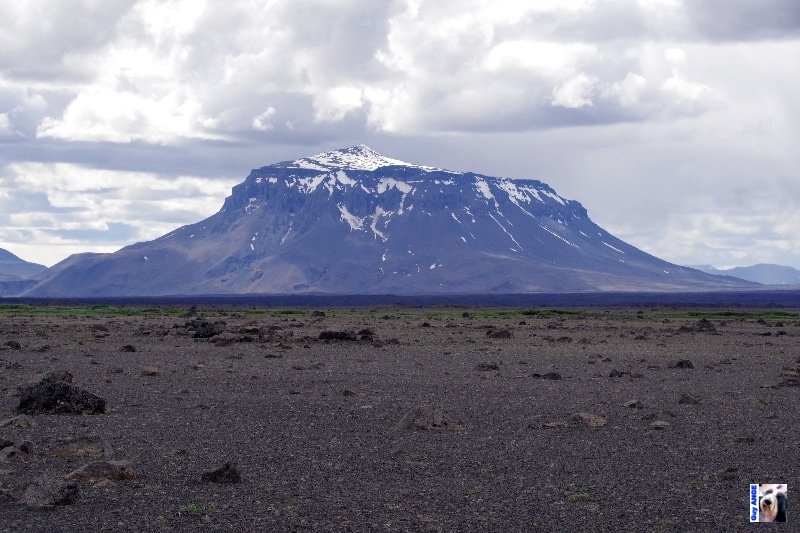 Volcan Herðubreið (Herdubreid). Volcan Herðubreið (Herdubreid).