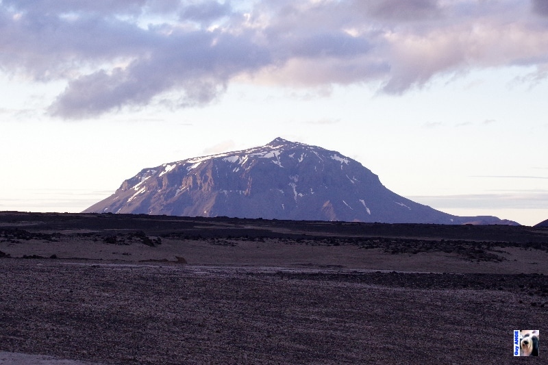 Volcan Herðubreið (Herdubreid). Volcan Herðubreið (Herdubreid).