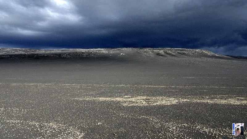 Champs de cendre et de lave du Bárðarbunga au niveau d’Holuhraun. Champs de cendre et de lave du Bárðarbunga au niveau d’Holuhraun.