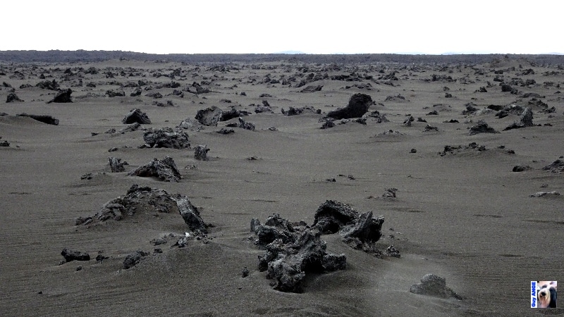 Champs de cendre et de lave du Bárðarbunga au niveau d’Holuhraun. Champs de cendre et de lave du Bárðarbunga au niveau d’Holuhraun.