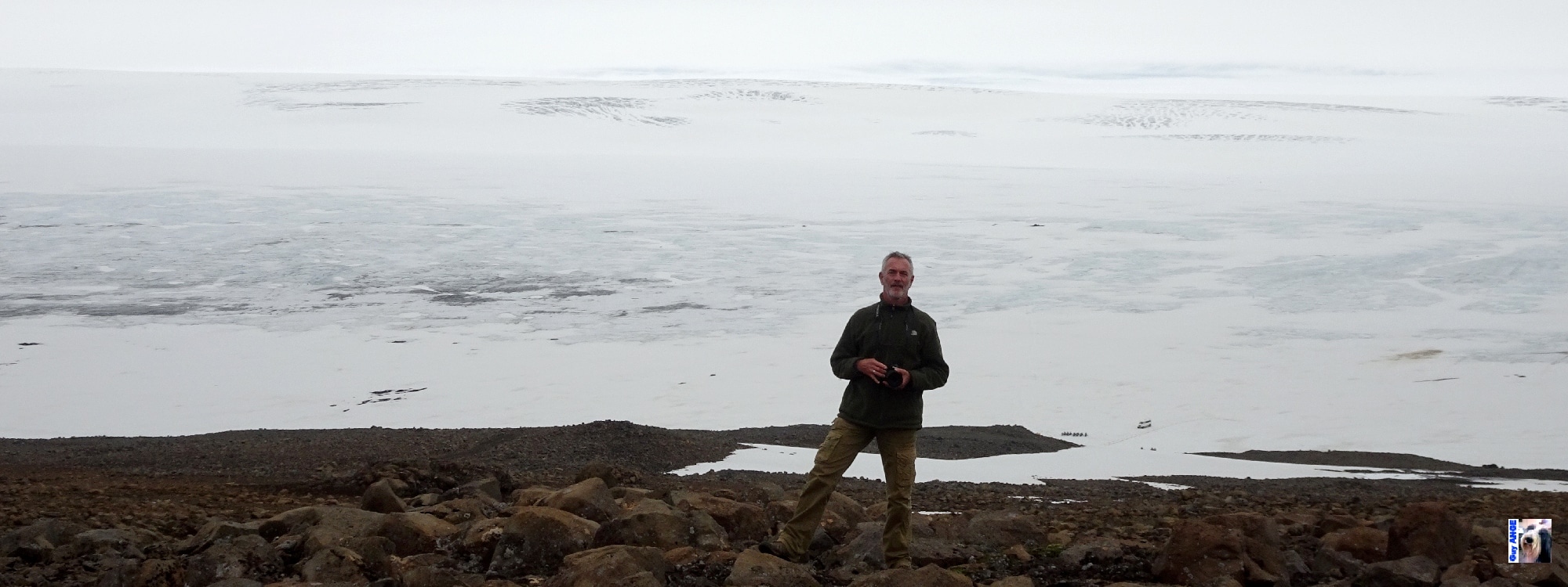 Nous contournons la calotte glaciaire Langjökull Nous contournons la calotte glaciaire Langjökull