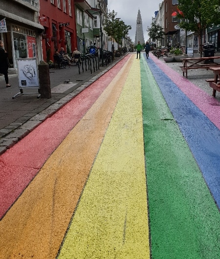 Rue colorée, Reykjavík. Rue colorée, Reykjavík.