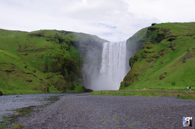 Skogafoss, magnifique cascade. Skogafoss, magnifique cascade.