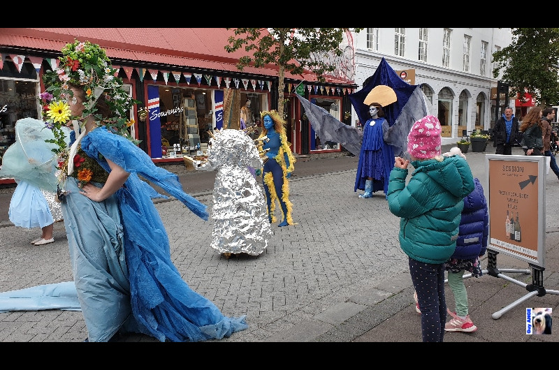 Spectacle de rue, Reykjavík. Spectacle de rue, Reykjavík.
