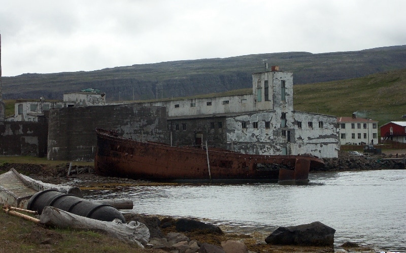 Djúpavík, Islande, les fjords du nord-ouest. Djúpavík, Islande, les fjords du nord-ouest.
