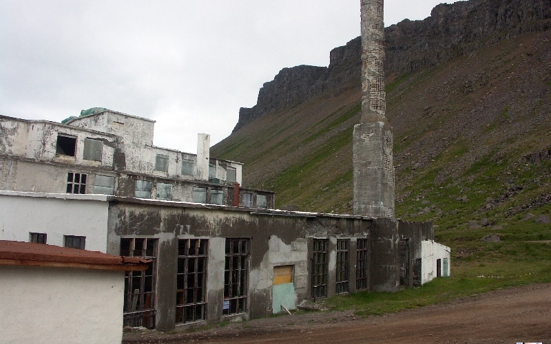 Djúpavík, Islande, les fjords du nord-ouest. Djúpavík, Islande, les fjords du nord-ouest.