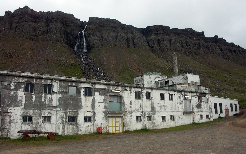 Djúpavík, Islande, les fjords du nord-ouest. Djúpavík, Islande, les fjords du nord-ouest.