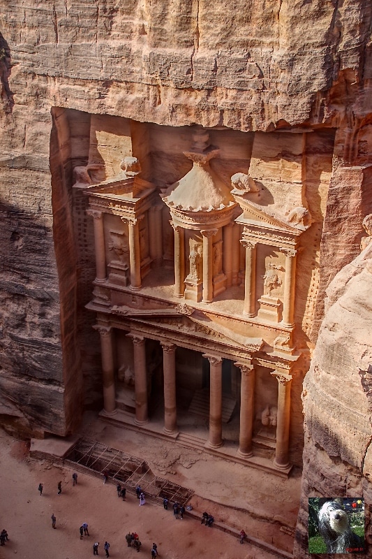 La Khazneh ou Trésor à Pétra en Jordanie. La Khazneh ou Trésor à Pétra en Jordanie.