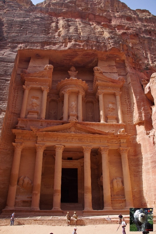 La Khazneh ou Trésor à Pétra en Jordanie. La Khazneh ou Trésor à Pétra en Jordanie.