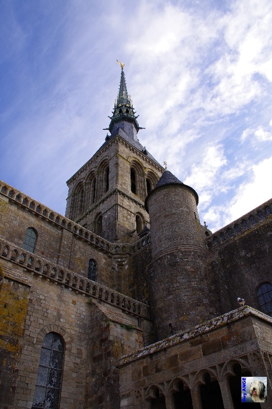 Début de notre visite de l'abbaye. Le Mont Saint Michel.