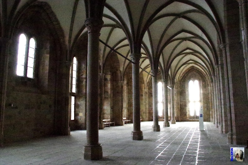 La Salle des Hôtes. Le Mont Saint Michel.