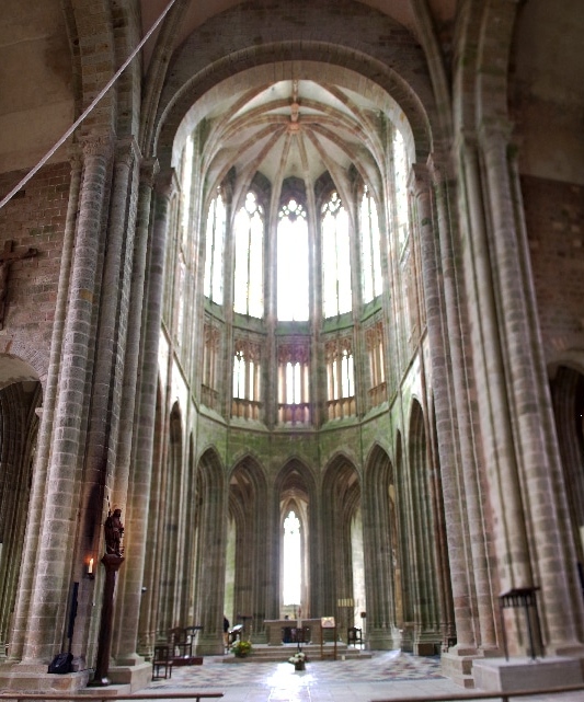 Chœur gothique de l'église abbatiale. Le Mont Saint Michel.