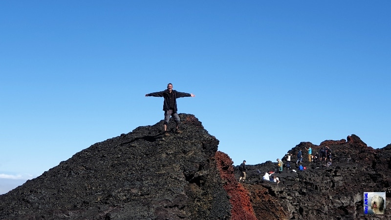 Ludo sur la crête du Dolomieu, encore une randonnée réussie ! La Réunion.