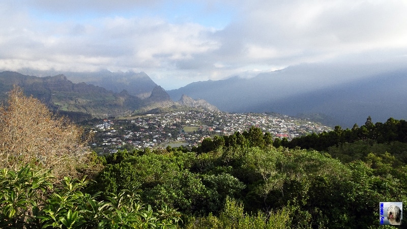 Vue sur le village de Cilaos. La Réunion.