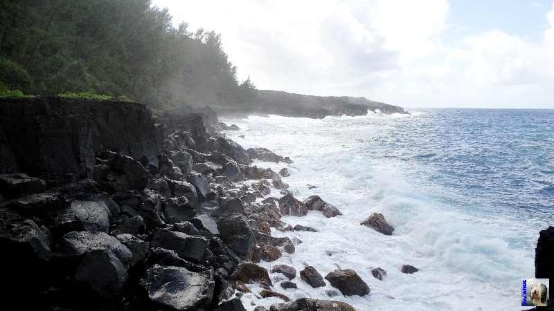 La côte Est de la Réunion peu propice à la baignade. La Réunion.