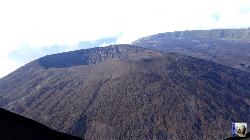 Piton de la Fournaise, les cratères Dolomieu et Bory. La Réunion.