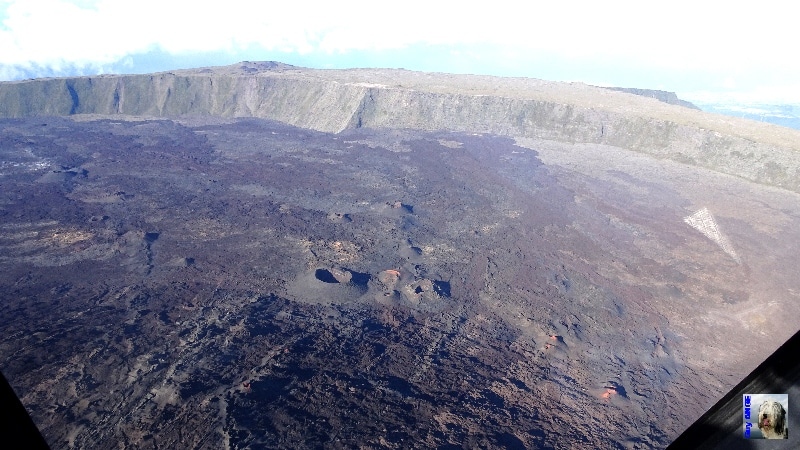 Des cratère adventifs dans la caldeira du Piton de la Fournaise. La Réunion.