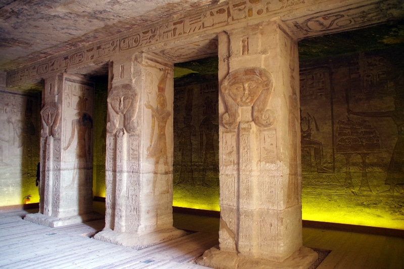 Abou Simbel, l'intérieur du temple de Néphertari. Abou Simbel.