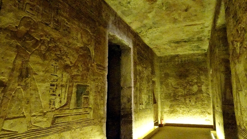 Intérieur du temple de Ramsès II. Abou Simbel.