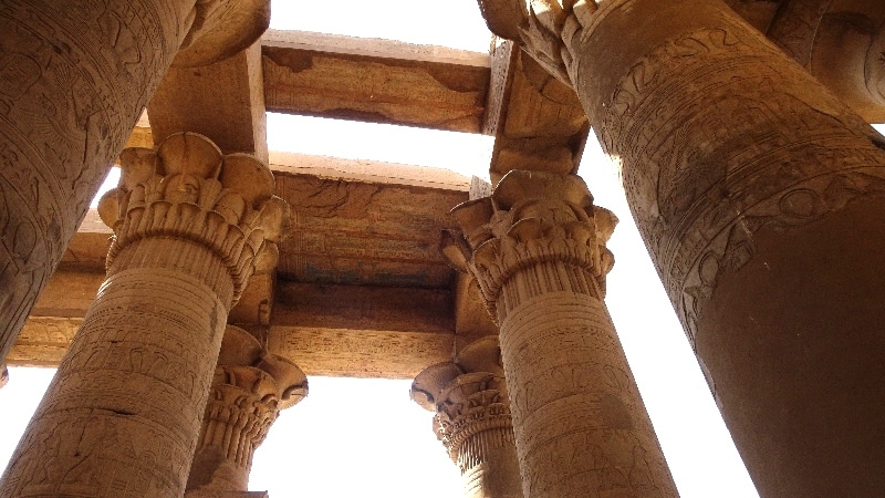 Temple consacré à Sobek, le dieu crocodile et Horus, le dieu faucon. Kom Ombo.