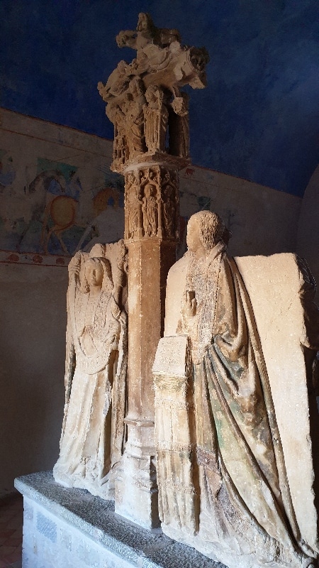 Calvaire de la Villanière avec l'archange Gabriel et Marie, XVIe siècle Carcassonne
