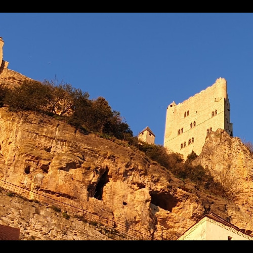 Sur son éperon rocheux, le Château de Castelnaud. Dordogne