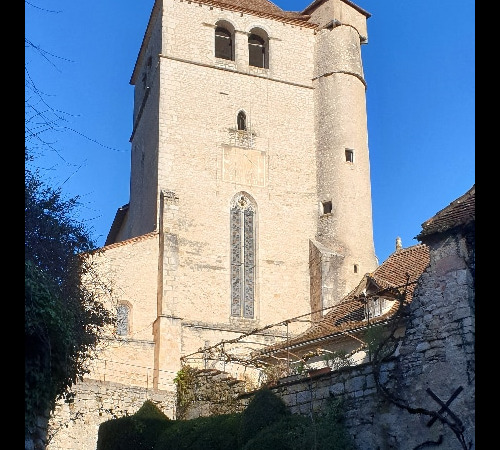 Saint-Cirq-Lapopie, l'église fortifiée. Lot