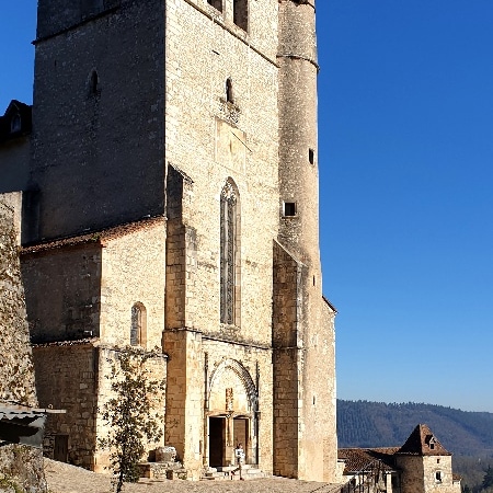 Saint-Cirq-Lapopie, l'église fortifiée. Lot