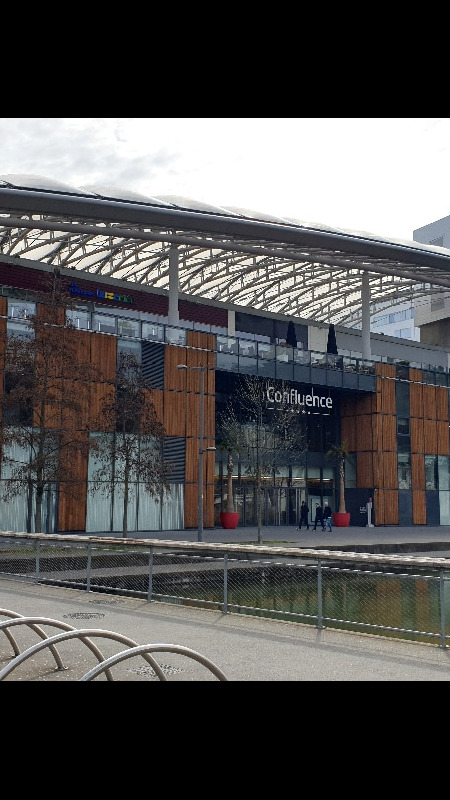 Le pôle de loisirs et de commerces. Lyon