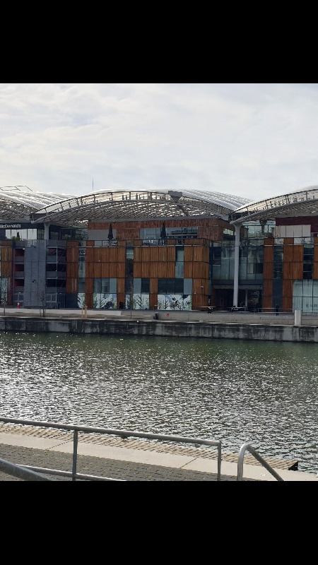 Le pôle de loisirs et de commerces. Lyon
