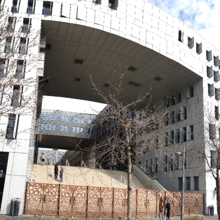 Le Monolithe, siège de la société GDF Suez et de la société Cofely. Lyon