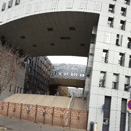 Le Monolithe, siège de la société GDF Suez et de la société Cofely. Lyon