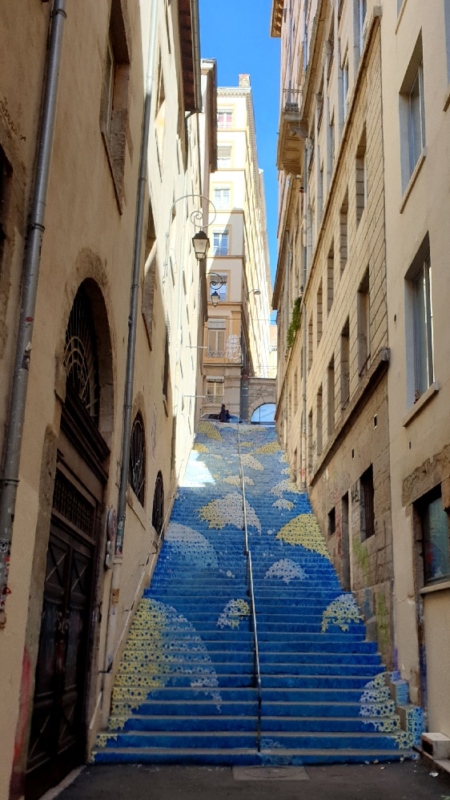 Un des escaliers pour monter sur la colline de Fourvière. Lyon