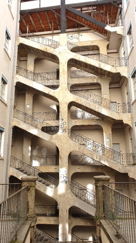 Traboules, cour des voraces. Lyon