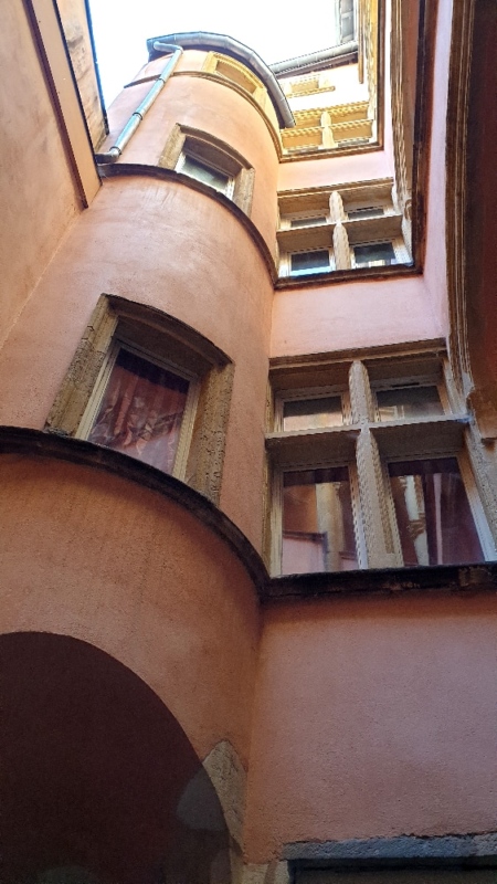 Traboule du vieux Lyon. Lyon