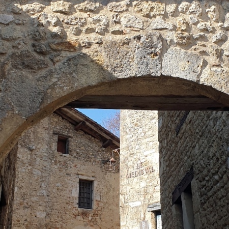La Porte d'En Bas. Pérouges