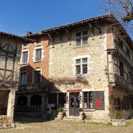 La Place du tilleul. Pérouges