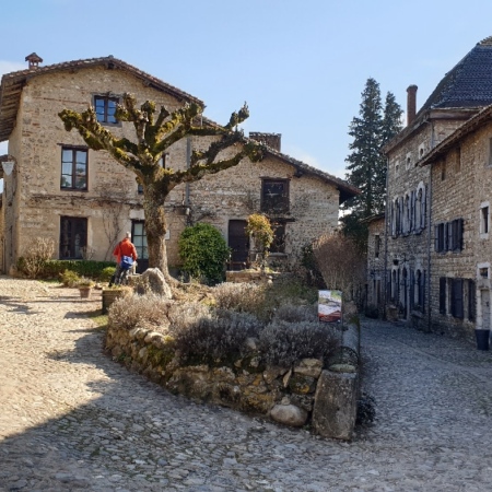 Le style renaissance est bien présent dans la plupart des bâtiments. Pérouges