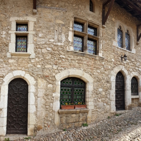Somptueuses demeures de la renaissance. Pérouges