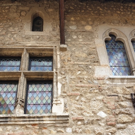 Le style renaissance est bien présent dans la plupart des bâtiments. Pérouges