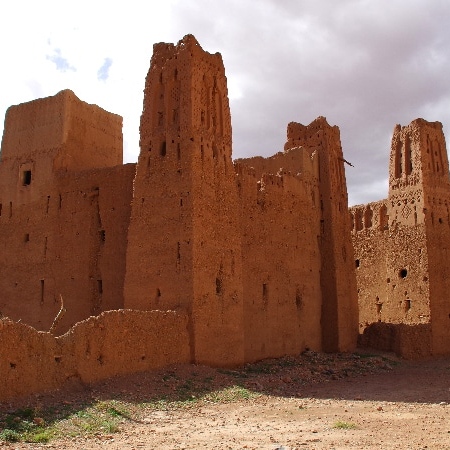Kasbah en ruine à Aït Ouglif. Boumalne Dadès