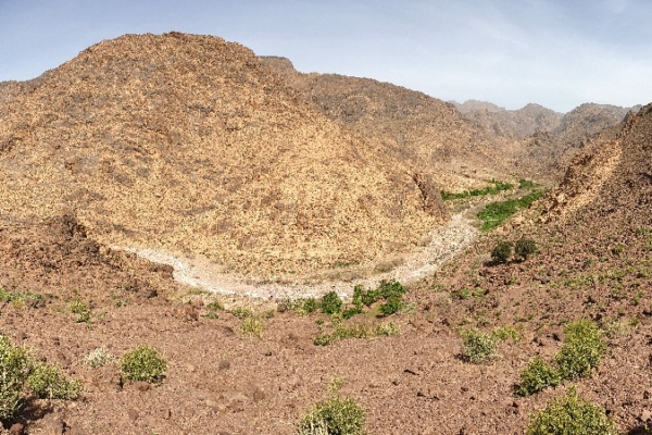 Notre route redescend en empruntant le lit de la rivière. Djebel Saghro